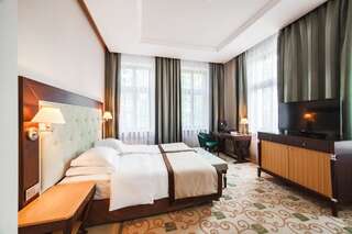 Отель Hotel Dyplomat Ольштын Номер с кроватью размера «king-size»-2